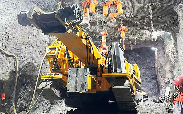 掘进磷矿！冰球突破mgXTR7/360掘进机点磷成金