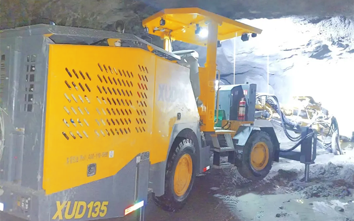 掘进铁矿！冰球突破mg掘进钻车硬核施工