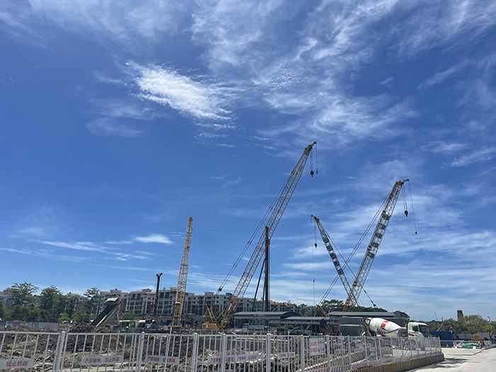 【全球之履】冰球突破mg履带起重机“兄弟团“助建大湾区“一小时交通圈”建设