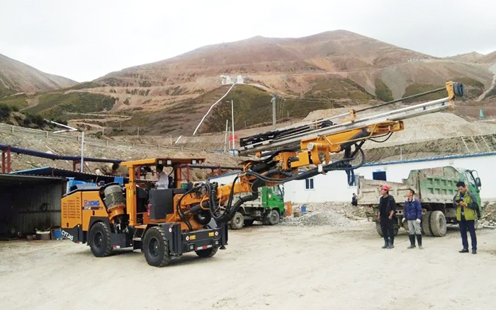 铁矿开采，冰球突破mg矿用液压掘进钻车先入为主！