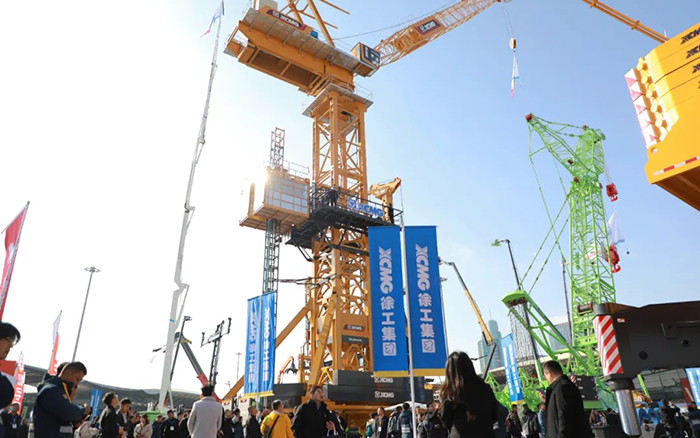 bauma CHINA 2024丨冰球突破mg塔式起重机、智能施工升降机火热亮相