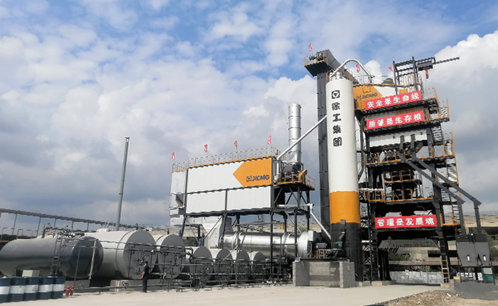 冰球突破mg4000型沥青站 在鹤大高速大显身手！