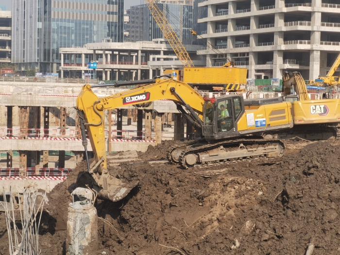 品质+节油+高效！冰球突破mgXE335GK助建亚洲最大地下空间