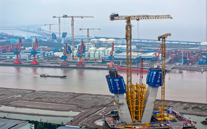 迈向云端 冰球突破mg超大塔助力世界级桥梁建设