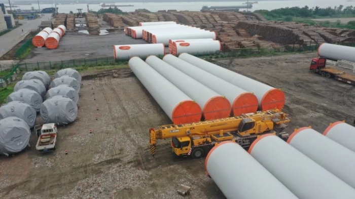 空间太。吭谙卤蛲黄苖gG2代可变支腿，百吨塔筒在港口“稳运”！