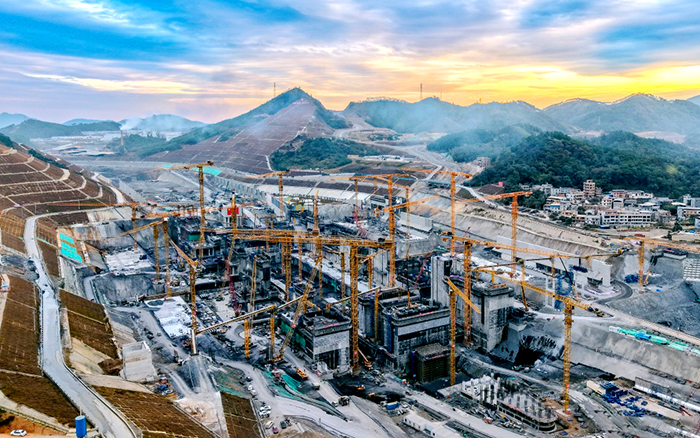 冰球突破mg群塔奋战平陆运河 “世纪工程”雄姿初现