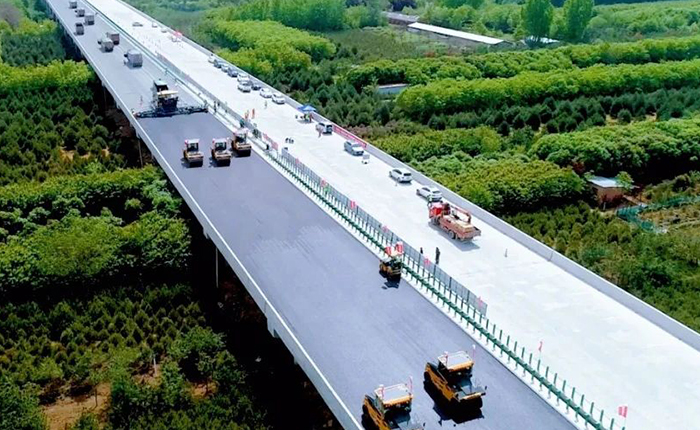 冰球突破mgXD135TC解决西安绕城高速施工难题