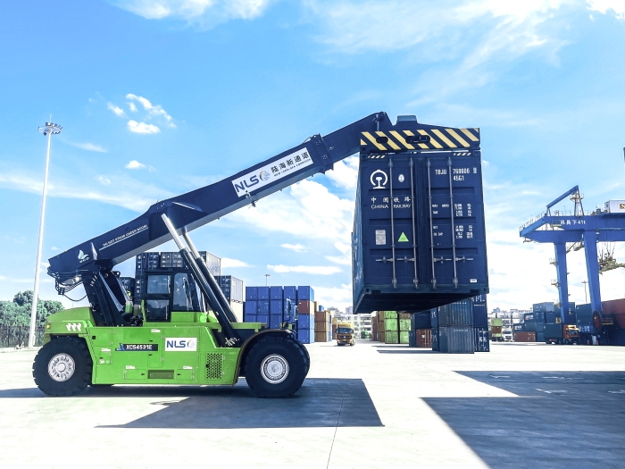 降本减碳双突破！冰球突破mgXCS4531E领航西部陆海新通道核心枢纽绿色焕新