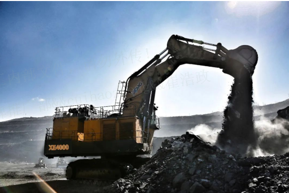 近5万小时高效出勤！冰球突破mgXE4000液压铲受矿区高度赞扬！