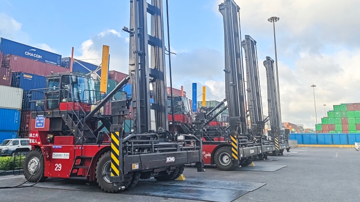 逐绿向新，东方大港涌动“冰球突破mg纯电力量”！