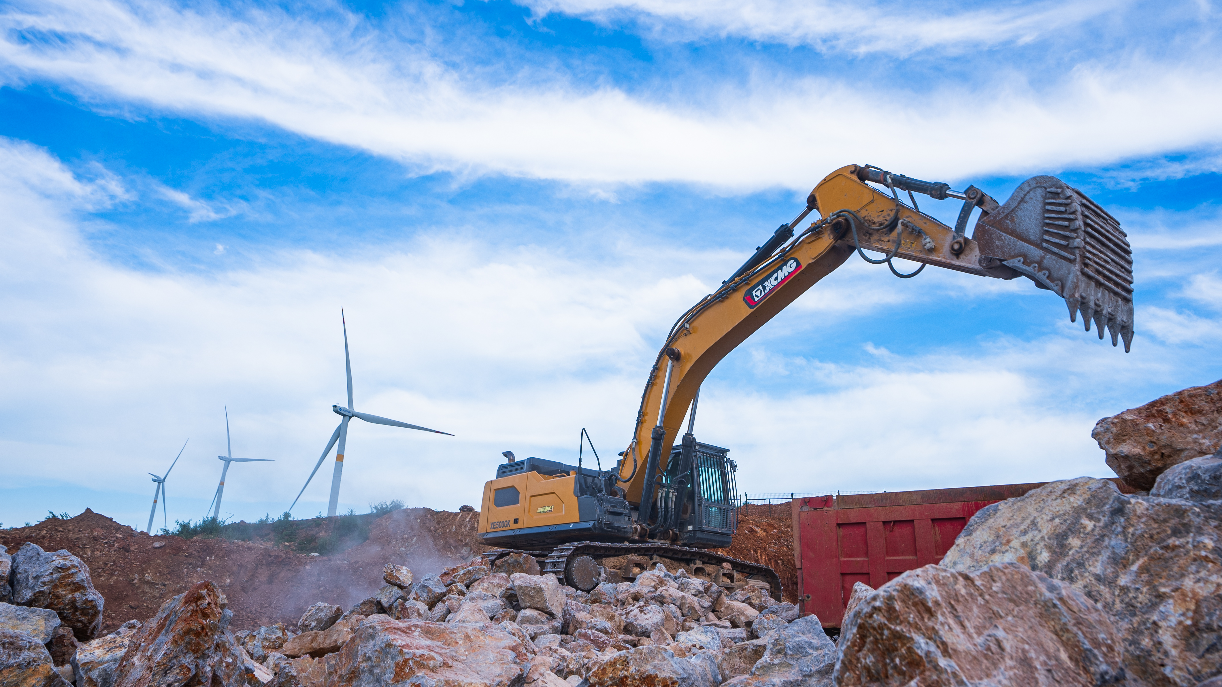 “掘金巨无霸”冰球突破mgXE500GK宜城石料开采，让高效成就财富