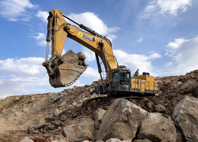 超级客户再突破！冰球突破mg超大吨位矿用挖掘机征战内蒙